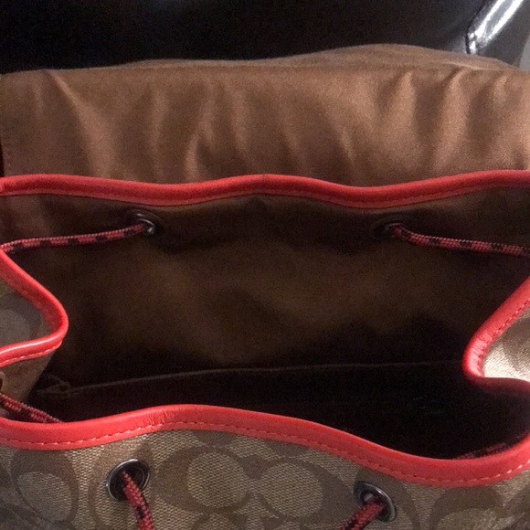 Coach track backpack in color lock signature canvas with coach stamp - Picture 4 of 9